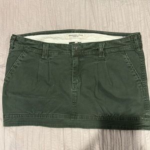 Abercrombie skirt. Size 8 .